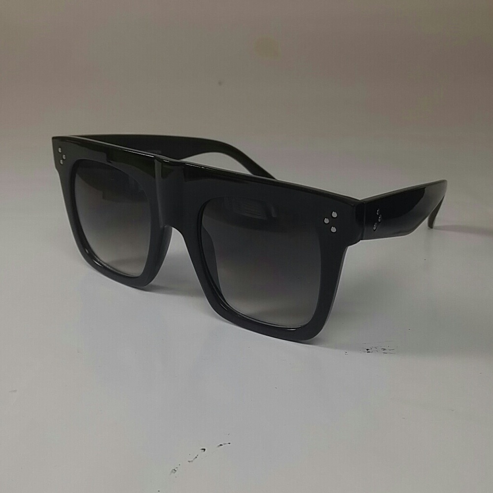 Trendy Black sunglasses